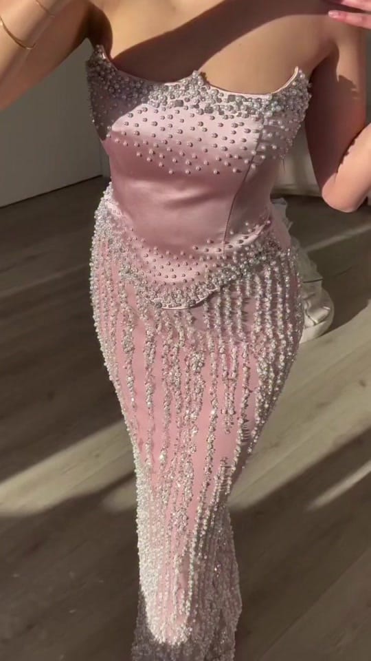 Post 3 by deliz.dress on TikTok (video)