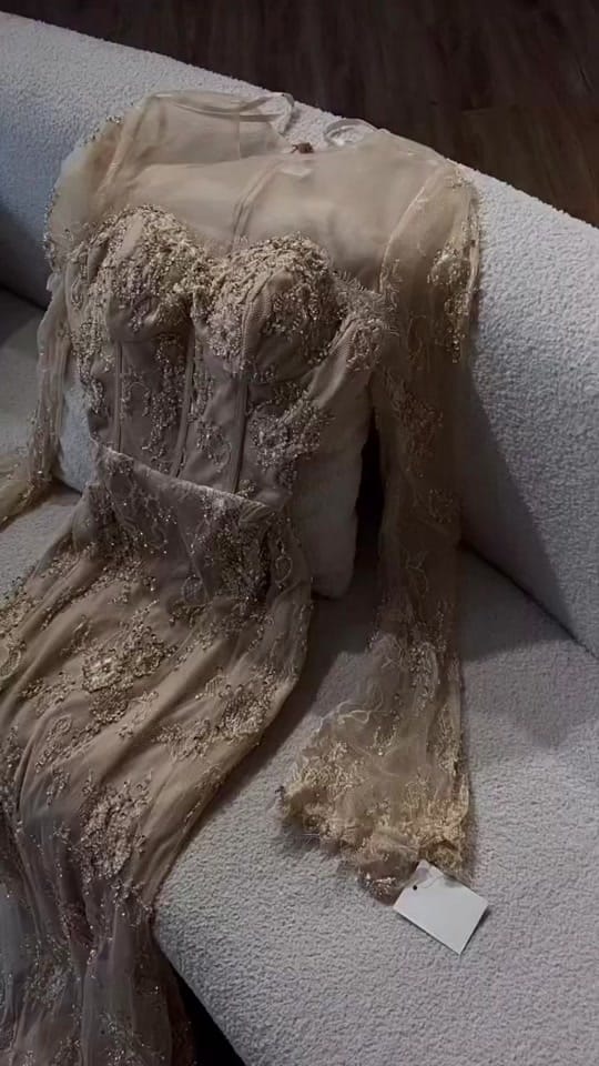 Post 7 by deliz.dress on TikTok (video)