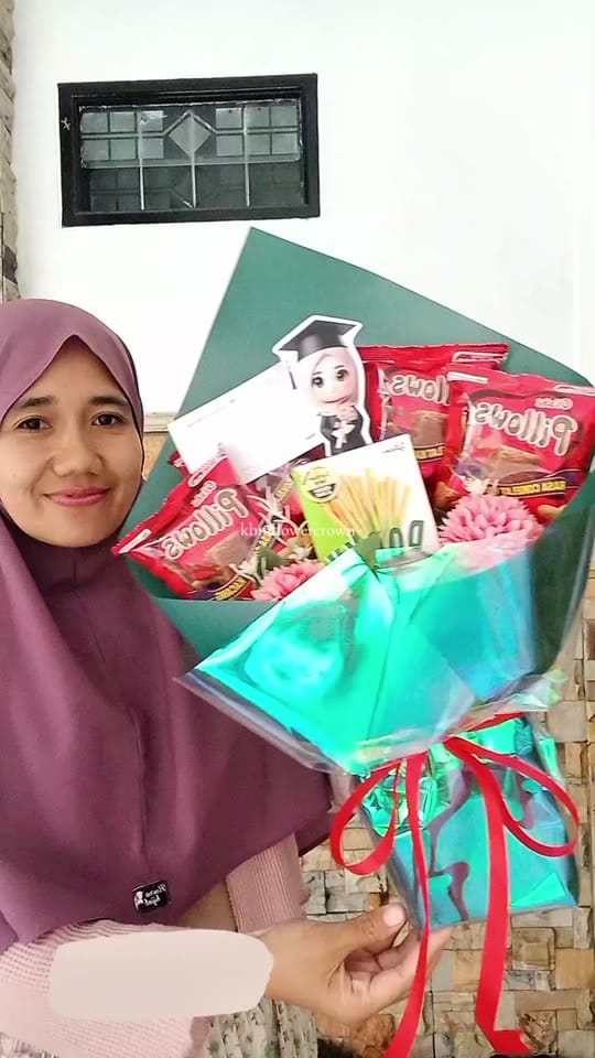 Post 3 by Tukang review bunga dekor on TikTok (video)