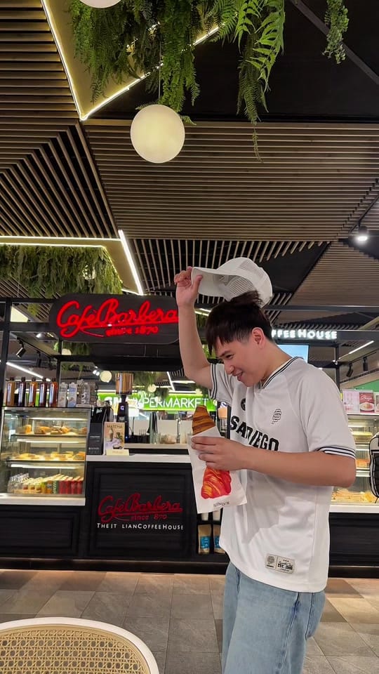 Post 7 by eckoricabar on TikTok (video)