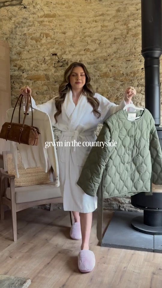 Post 3 by Sinead Keary The Label on TikTok (video)
