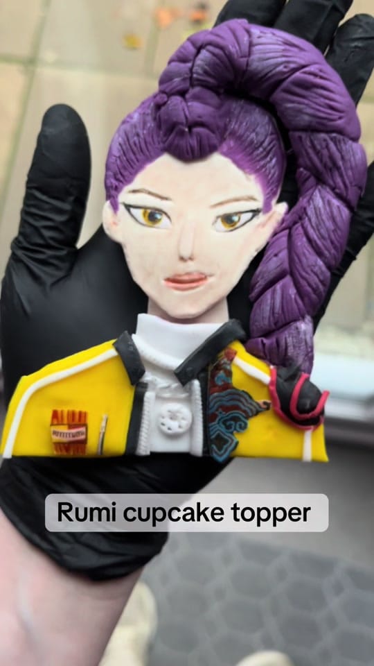 Post 7 by Captive Cakes on TikTok (video)