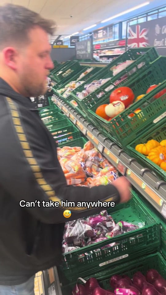 Post 6 by Captive Cakes on TikTok (video)