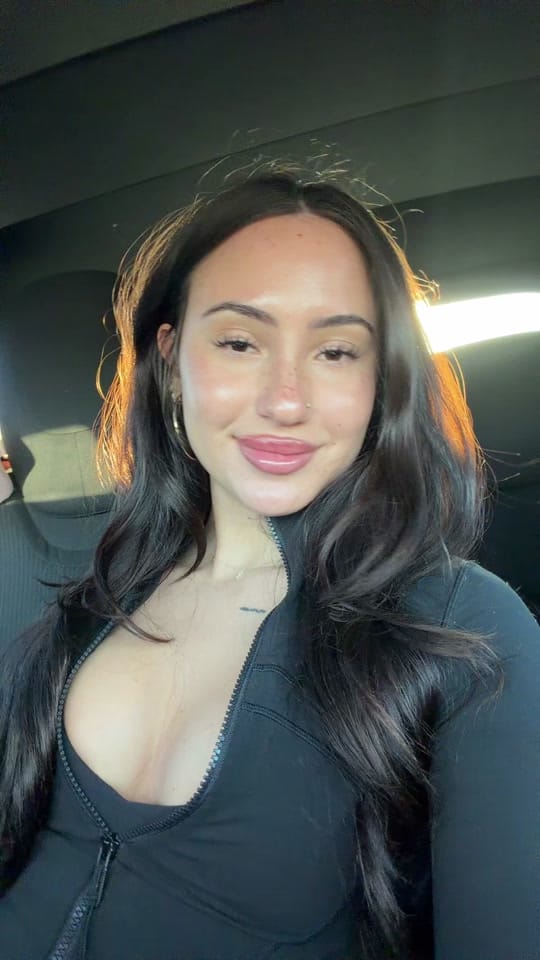 Post 10 by Anna Mariano🇧🇷 on TikTok (video)
