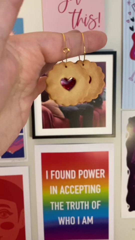Post 3 by DilEmma Crafts on TikTok (video)