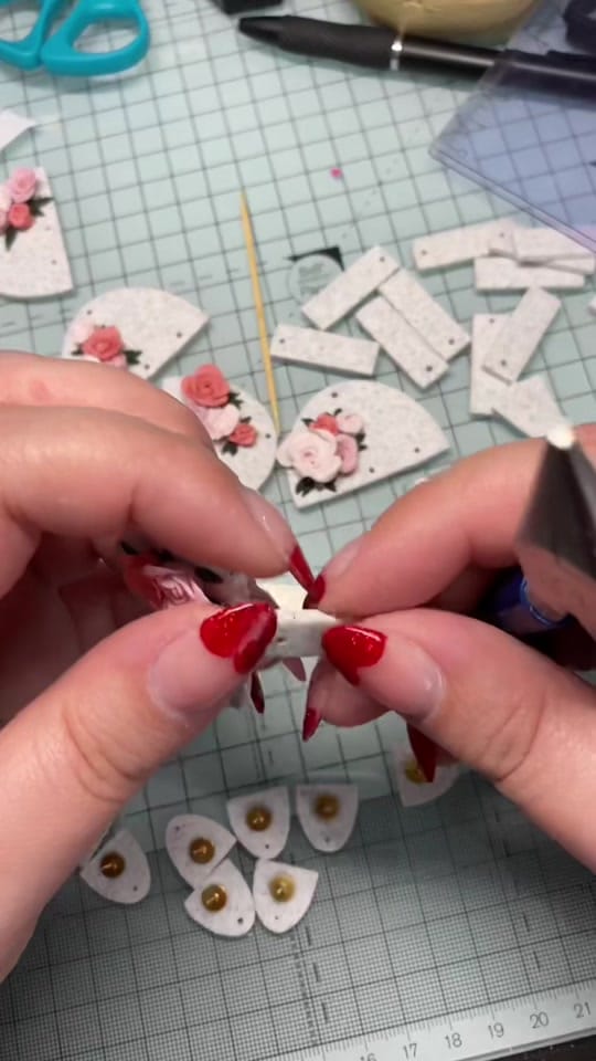 Post 2 by DilEmma Crafts on TikTok (video)