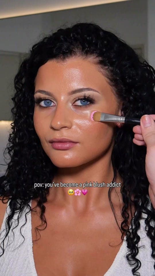 Post 6 by Makeup By Kardi Blac on TikTok (video)