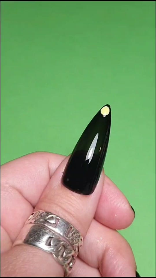 Post 10 by Veronika Kirova on TikTok (video)