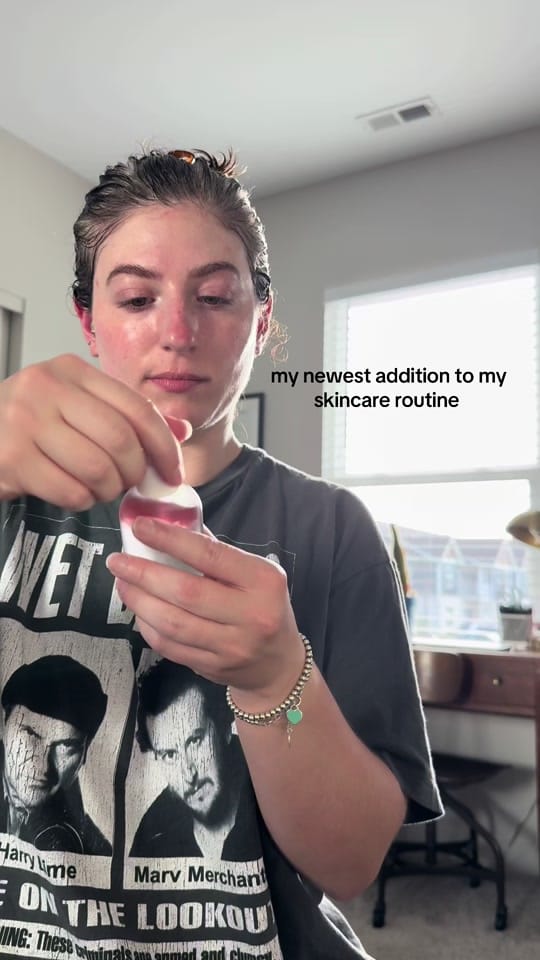 Post 1 by girlwithcurlss_ on TikTok (video)