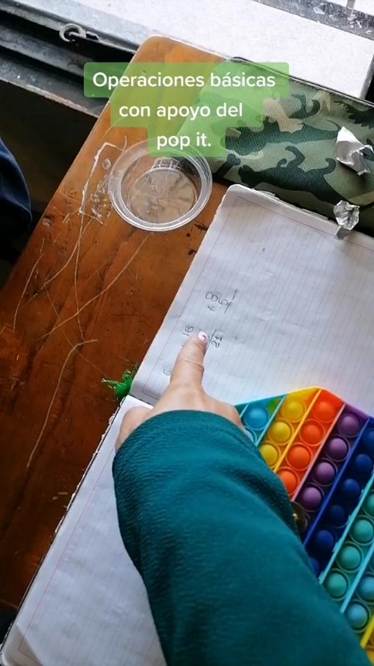 Post 9 by Clases de bajo presupuesto. on TikTok (video)