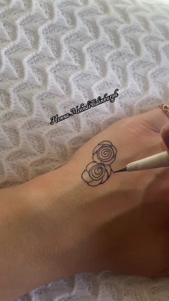 Post 3 by Henna Mehndi Edinburgh on TikTok (video)