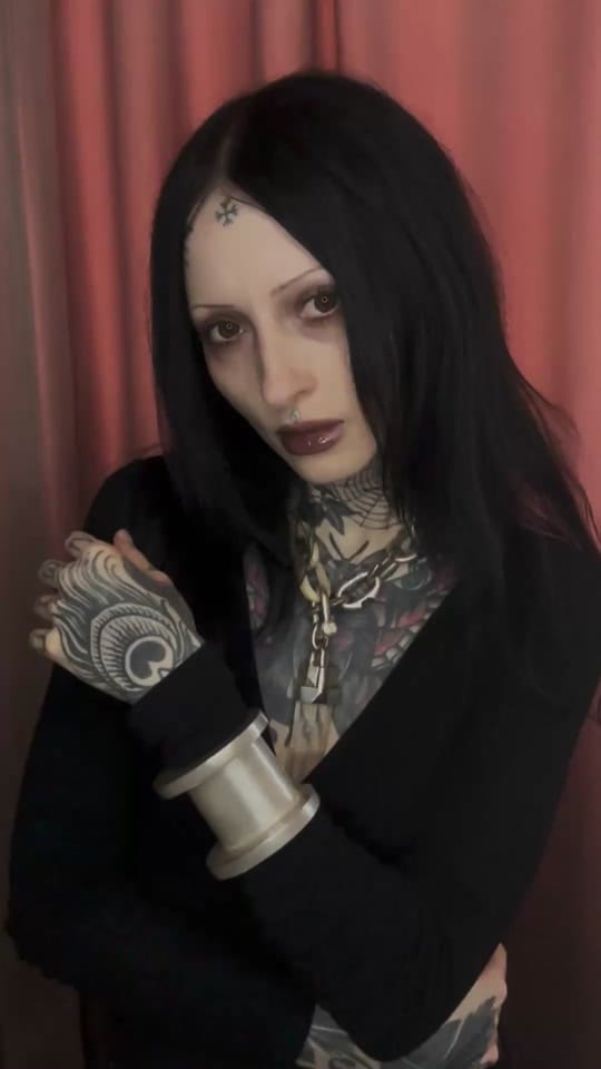 Post 8 by sofa_oblina on TikTok (video)