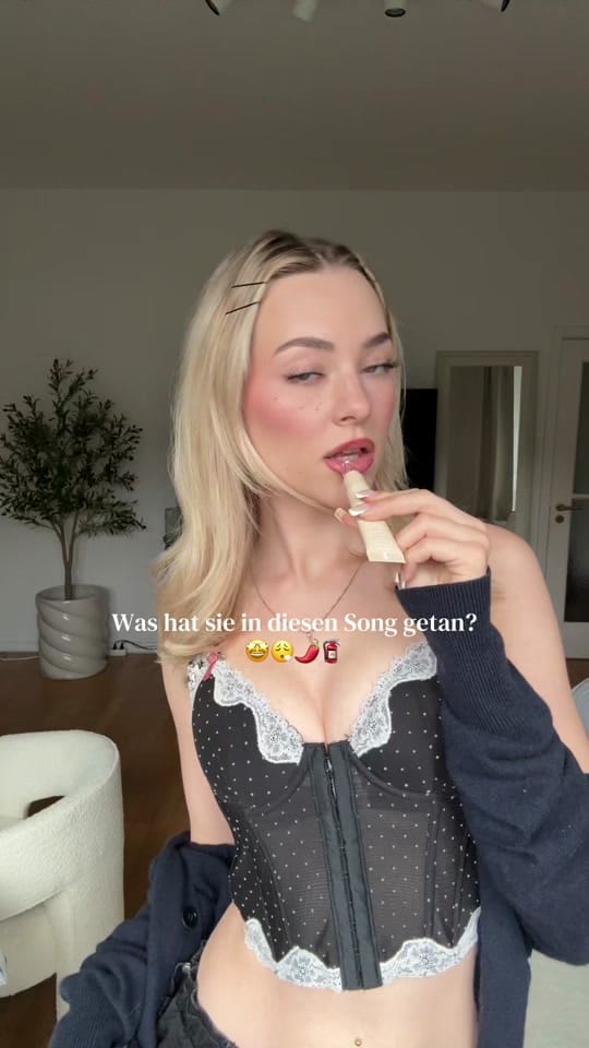 Post 2 by Lisa🧸 on TikTok (video)