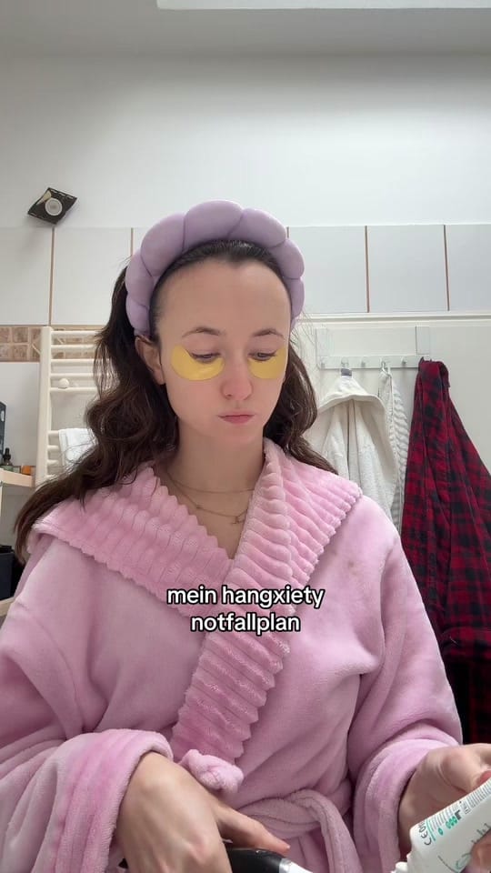 Post 6 by Polly on TikTok (video)