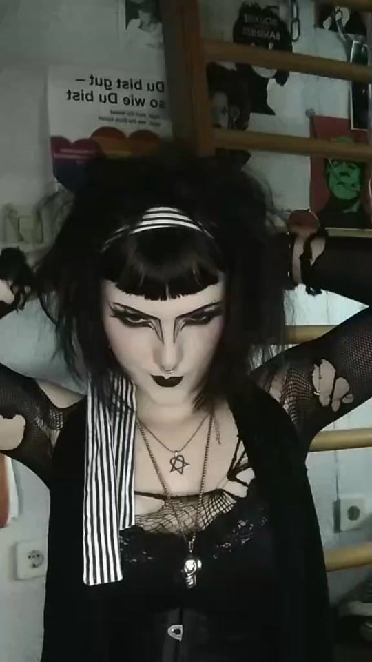 Post 4 by frakensteinsMonster on TikTok (video)