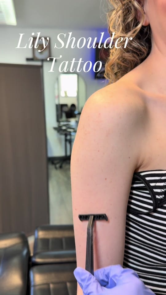Post 4 by Julia Tattoos on TikTok (video)