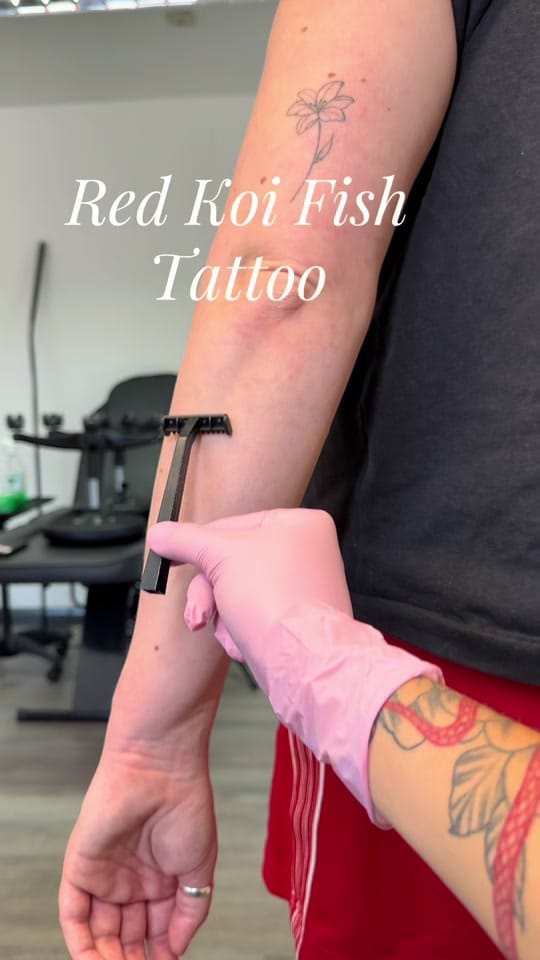 Post 5 by Julia Tattoos on TikTok (video)