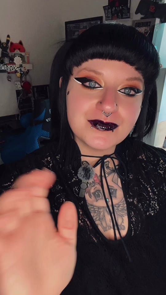 Post 5 by 🦊Artist_Nuki🦊 on TikTok (video)