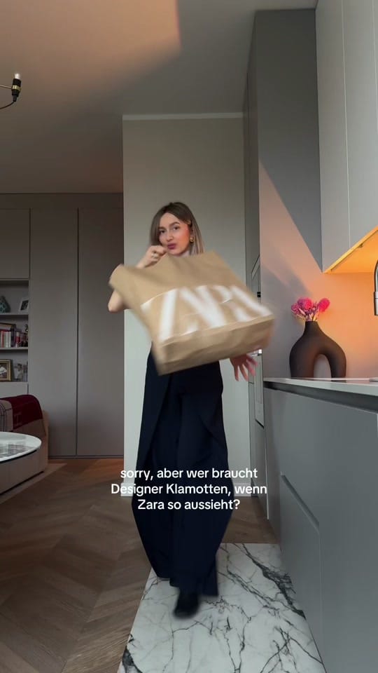 Post 2 by Palina Vi on TikTok (video)