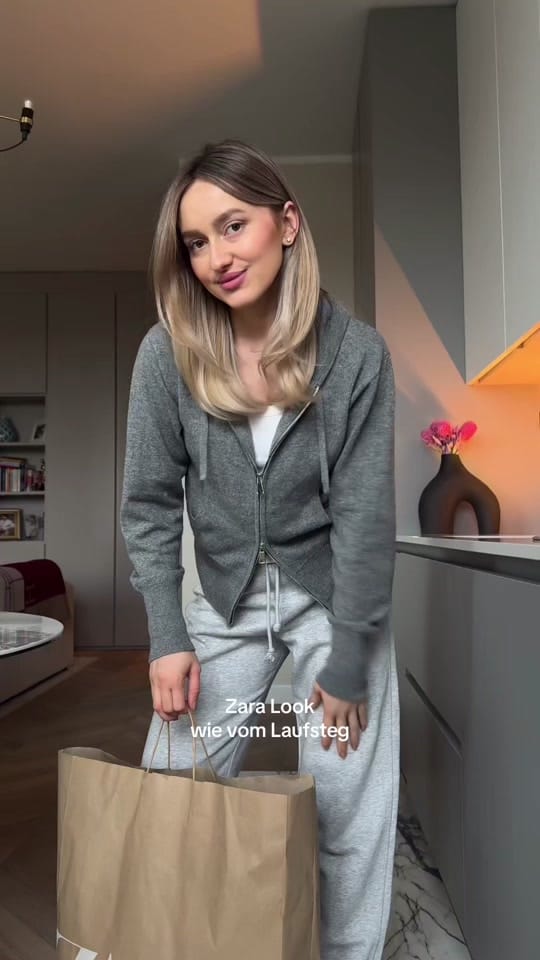 Post 3 by Palina Vi on TikTok (video)