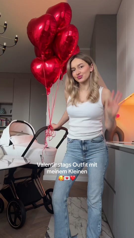 Post 1 by Palina Vi on TikTok (video)