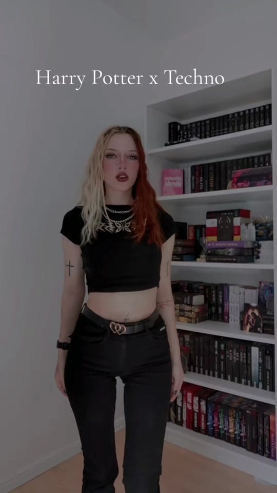 Post 5 by Lee Yuri on TikTok (video)
