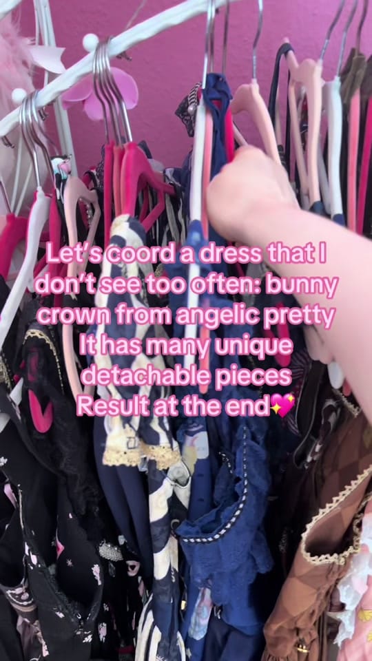 Post 2 by Mona | egl fashion 🎀 on TikTok (video)