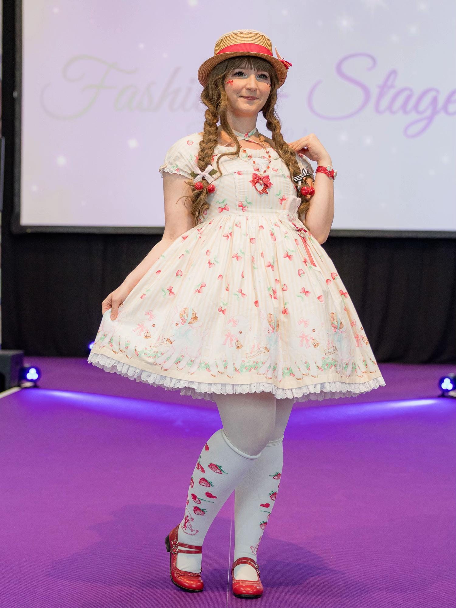 Post 6 by Mona | egl fashion 🎀 on TikTok (video)