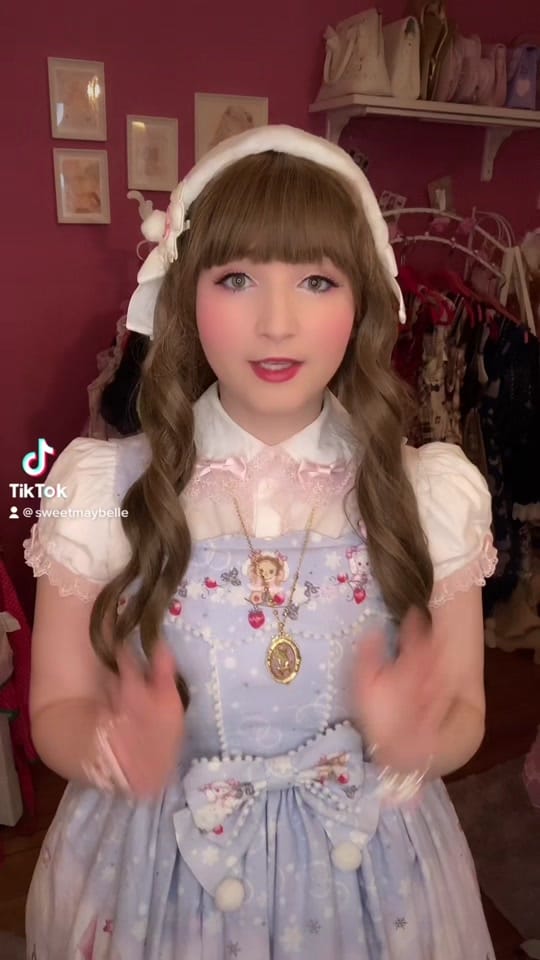 Post 10 by Mona | egl fashion 🎀 on TikTok (video)