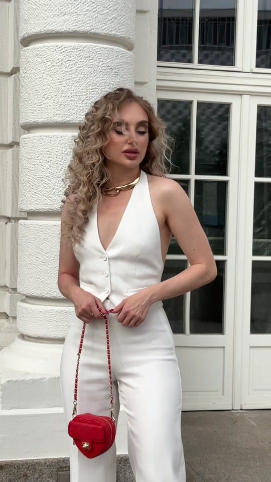 Post 4 by Julia style inspiration on TikTok (video)