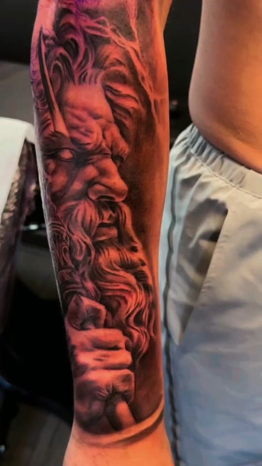 Post 4 by lionstorm_tattoo on TikTok (video)
