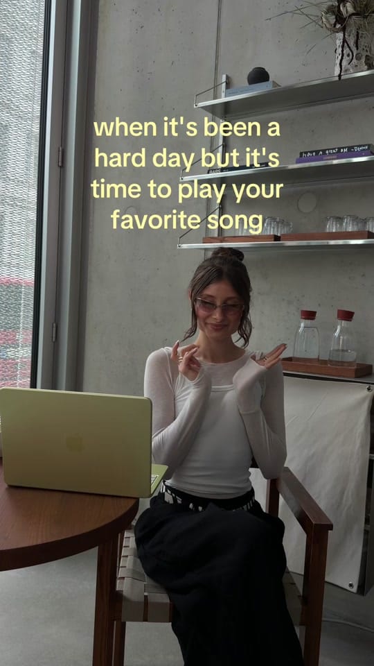 Post 7 by Lisa⚡️ on TikTok (video)