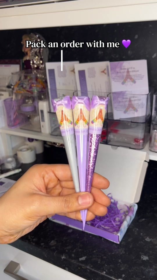 Post 1 by HennaArt&coUK on TikTok (video)