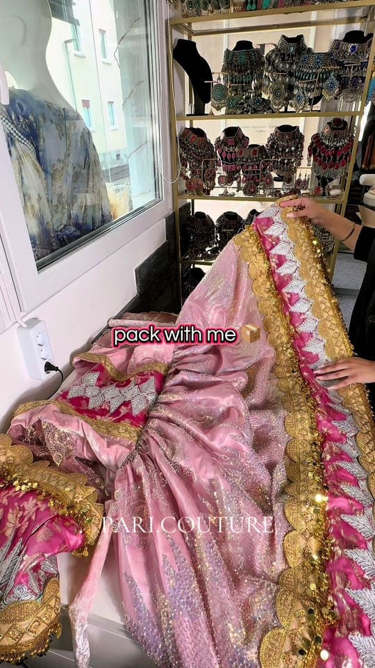 Post 4 by Pari.couture on TikTok (video)