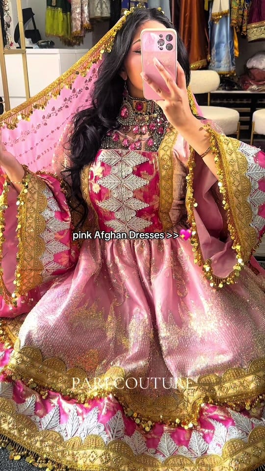Post 6 by Pari.couture on TikTok (video)