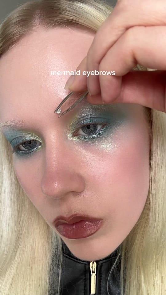 Post 2 by LILITH AINO on TikTok (video)
