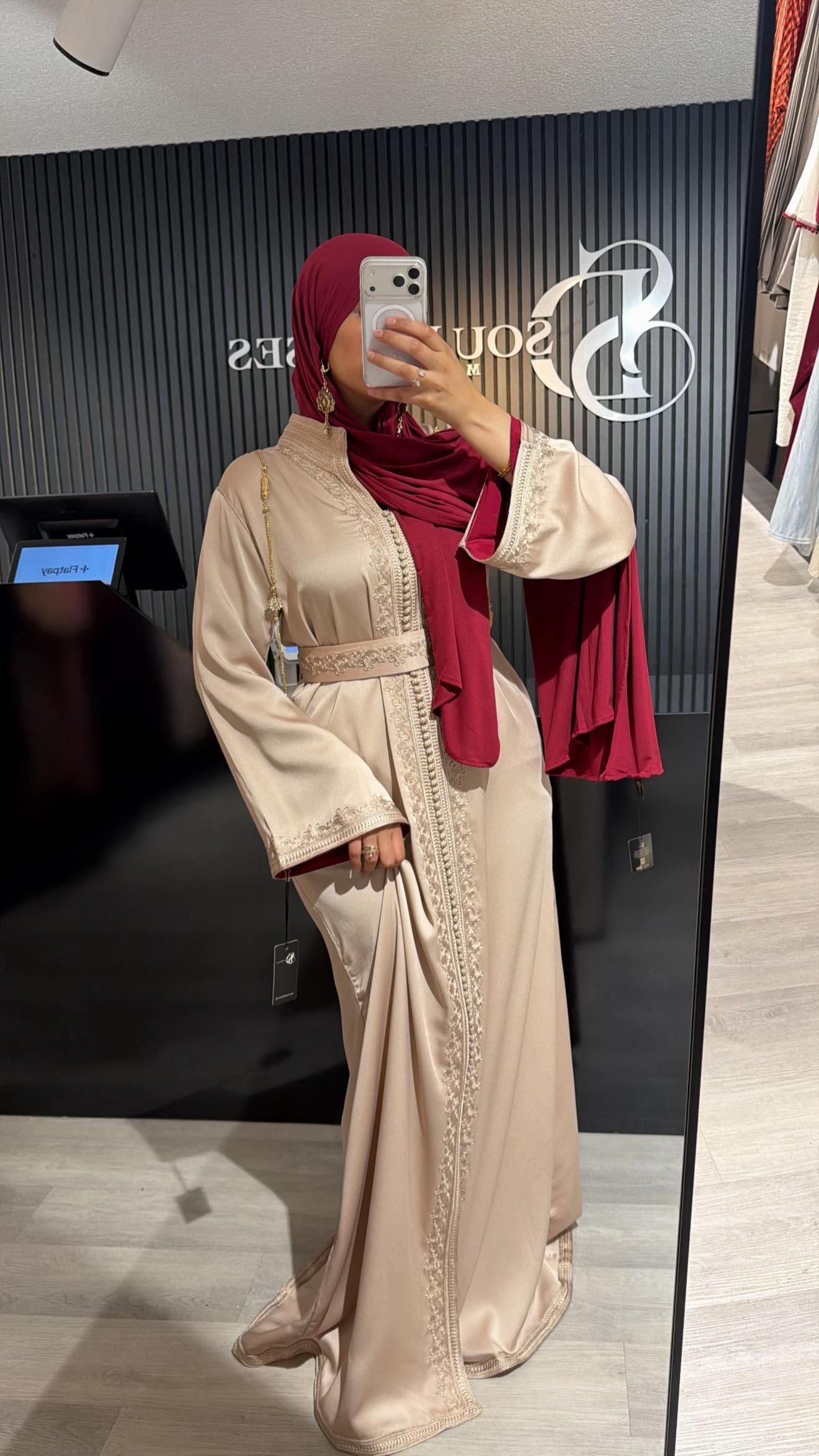 Post 3 by Soudresses on TikTok (video)