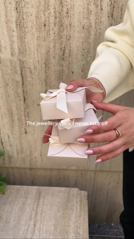 Post 9 by LILY & ROO on TikTok (video)