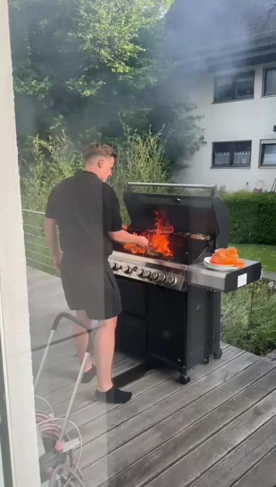 Post 2 by Klickklackj on TikTok (video)