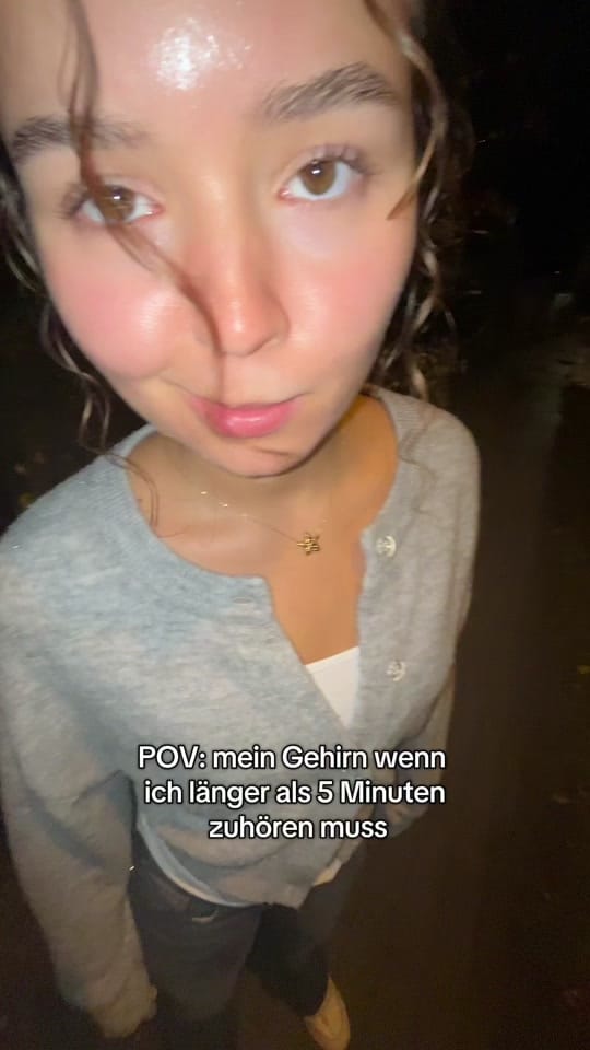 Post 7 by emma&hanna on TikTok (video)
