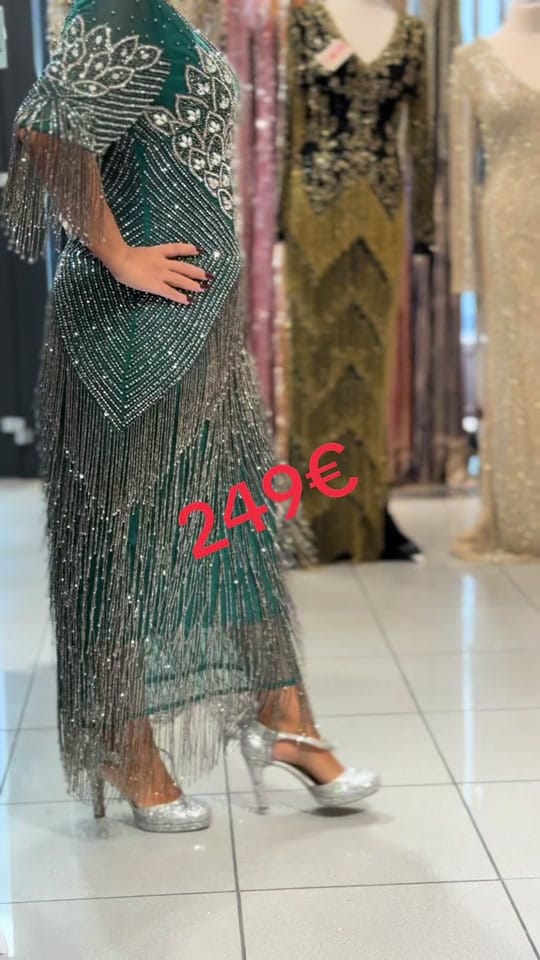 Post 10 by husniafashion on TikTok (video)