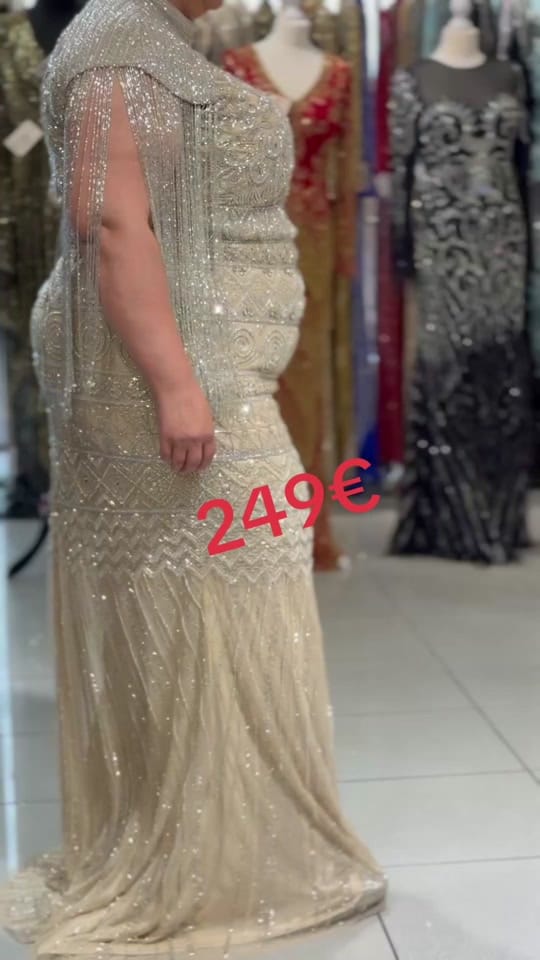 Post 5 by husniafashion on TikTok (video)