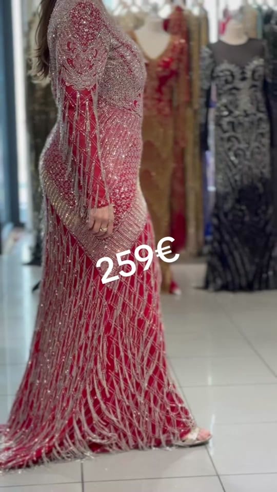 Post 7 by husniafashion on TikTok (video)
