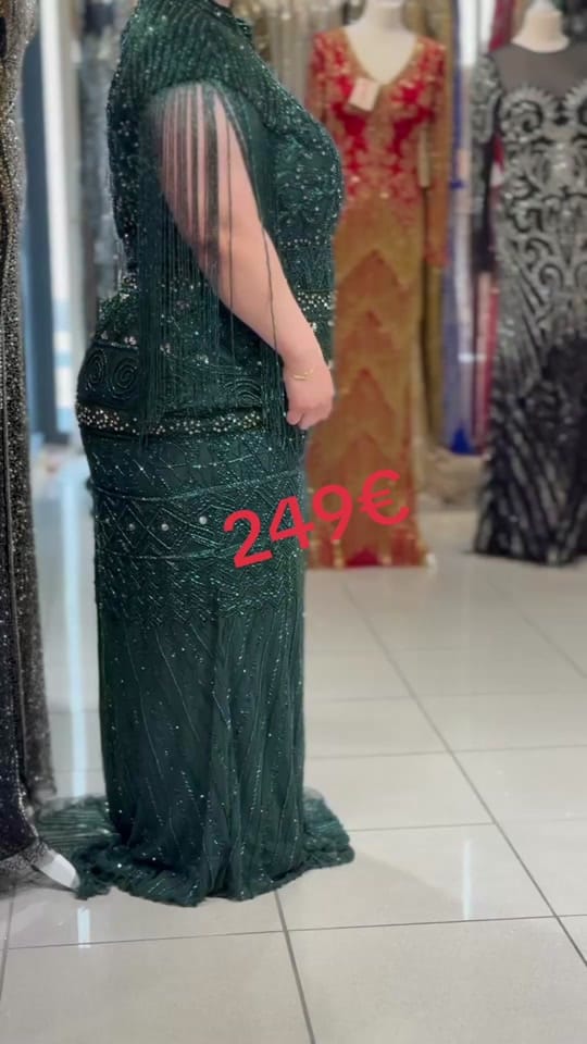 Post 3 by husniafashion on TikTok (video)