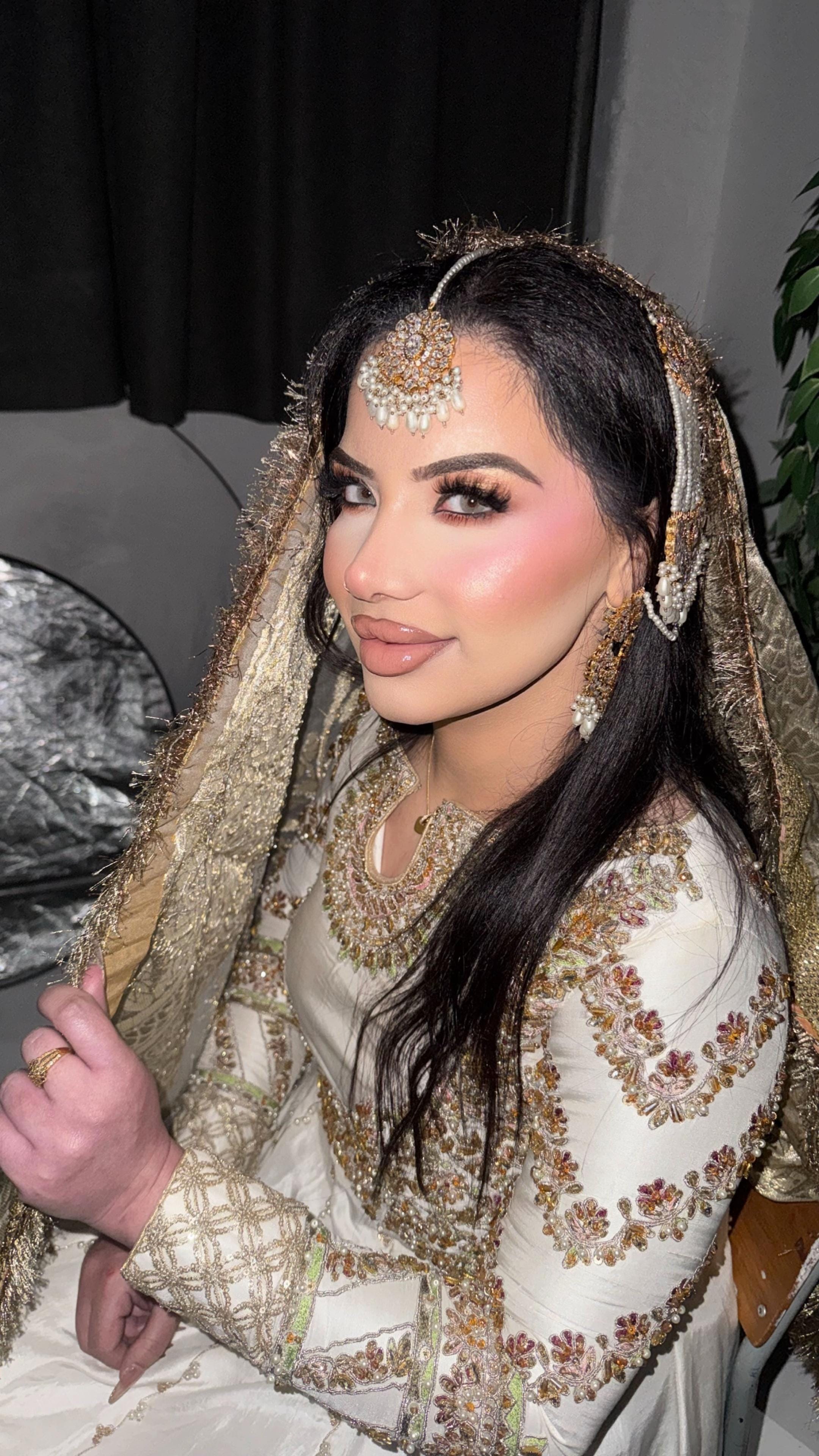 Post 1 by Sarah Aisha Makeup Artist on TikTok (video)