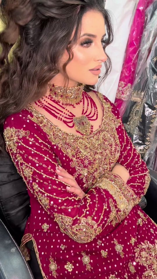 Post 10 by farzana_kamran_mua on TikTok (video)