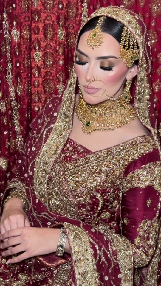 Post 1 by farzana_kamran_mua on TikTok (video)