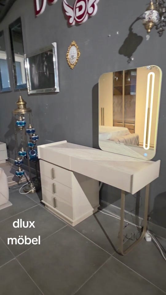 Post 4 by dluxmobel on TikTok (video)