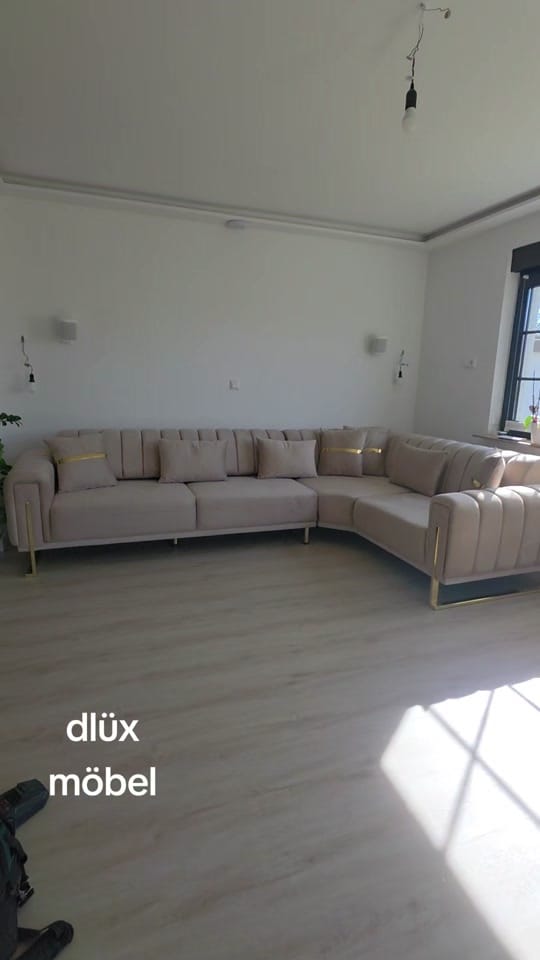 Post 2 by dluxmobel on TikTok (video)