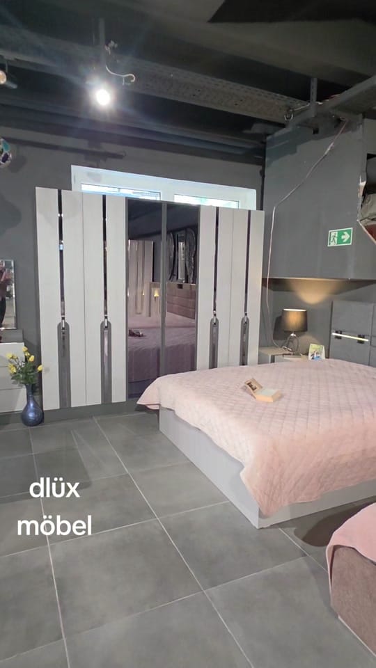 Post 3 by dluxmobel on TikTok (video)